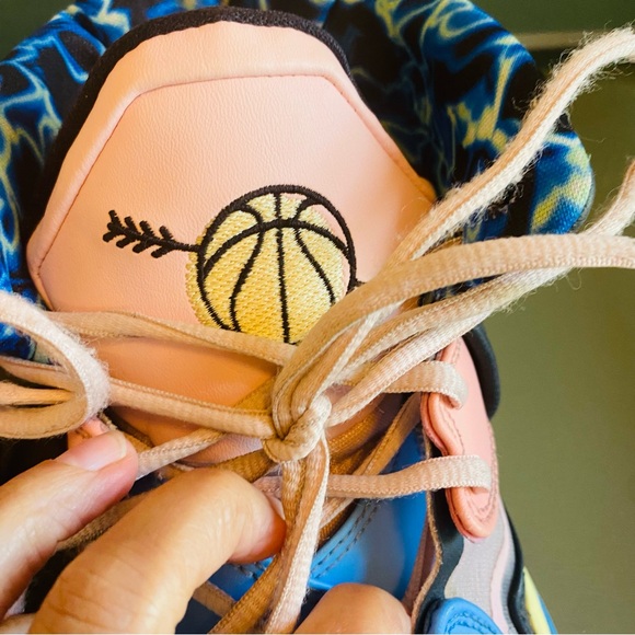 Nike Kyrie Infinity 8 -Valentine’s Day Pink / Multicolor Blue Shoes 12 - Picture 9 of 14